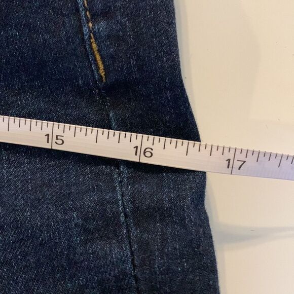 KUT from the Kloth dark denim skinny jeans. Five pockets light whiskering. - Picture 14 of 14
